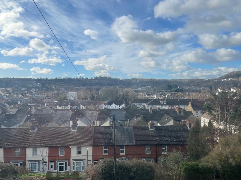 Lot: 92 - THREE-BEDROOM TERRACED HOUSE WITH VIEWS - View from Front Bedroom